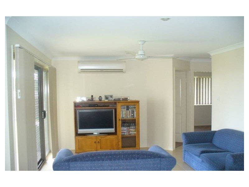 8 Linderberg Street, Kalkie QLD 4670