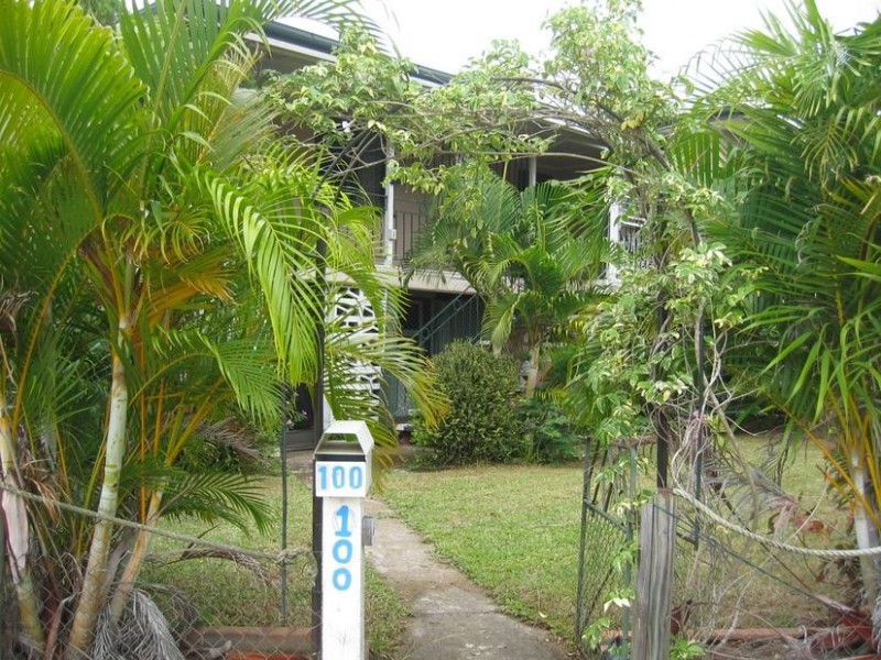 100 Hinkler Avenue, Bundaberg North QLD 4670
