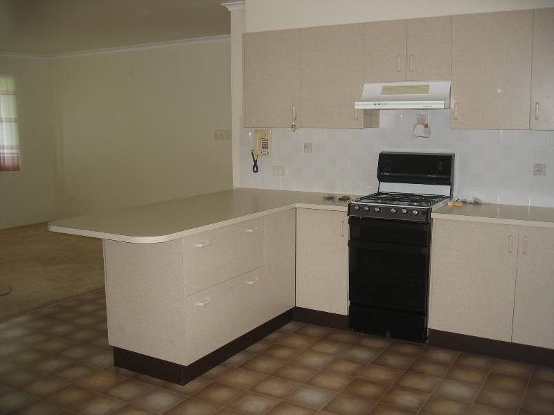 1 Club Avenue, Moore Park Beach QLD 4670