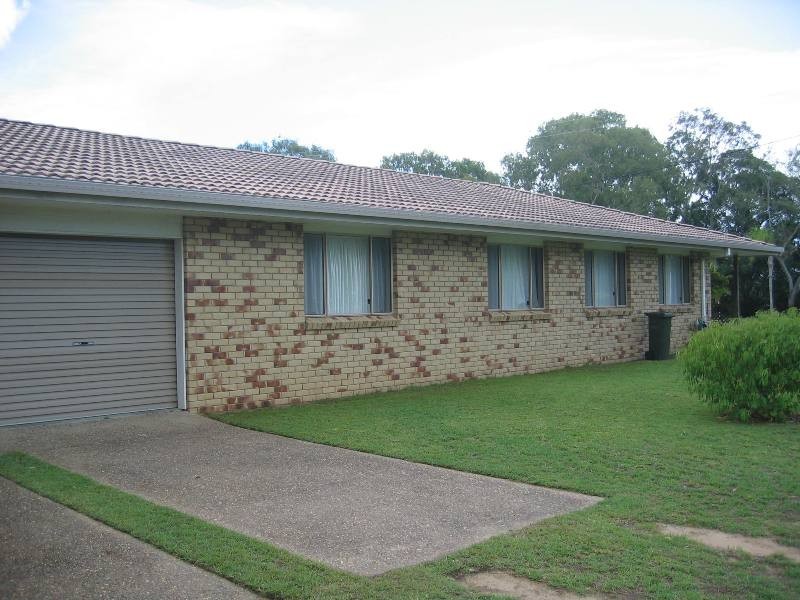 1 Club Avenue, Moore Park Beach QLD 4670