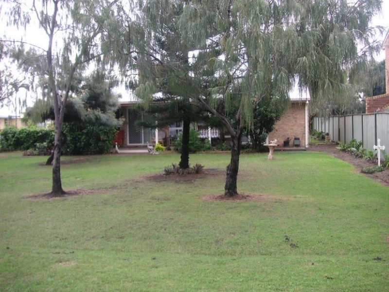 94 The Esplanade, Elliott Heads QLD 4670