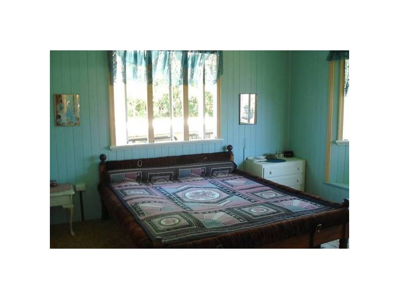 15 Theodore Street, Bundaberg QLD 4670