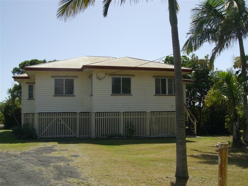Moore Park Beach QLD 4670