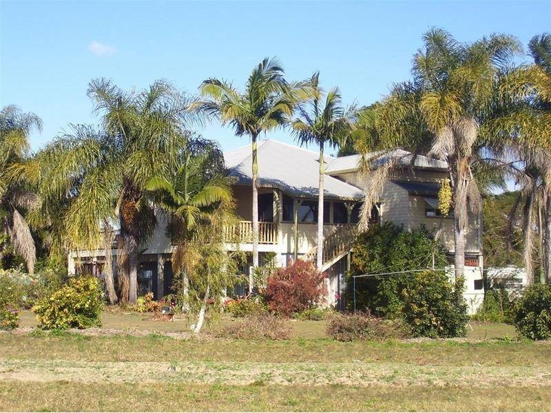 Moore Park Beach QLD 4670