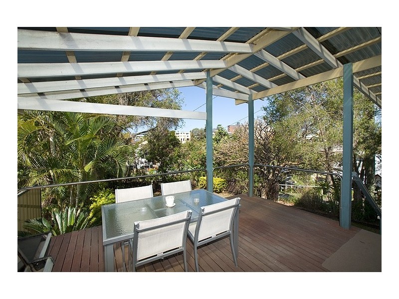 12 Dauphin Terrace, Highgate Hill QLD 4101