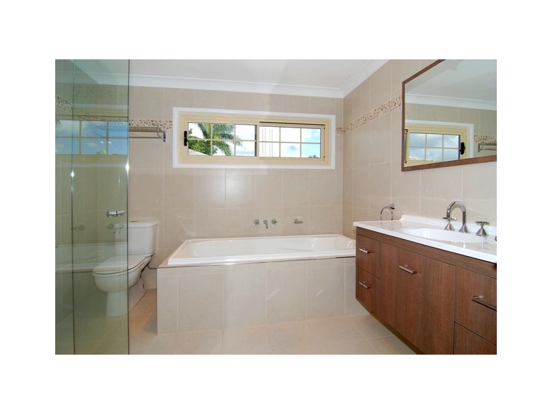 4 Hope Street, Norman Park QLD 4170