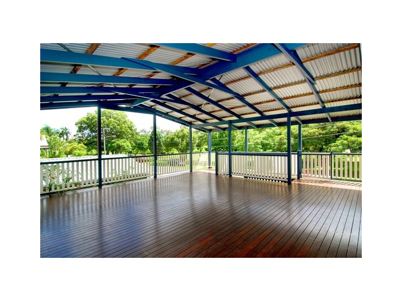 4 Hope Street, Norman Park QLD 4170