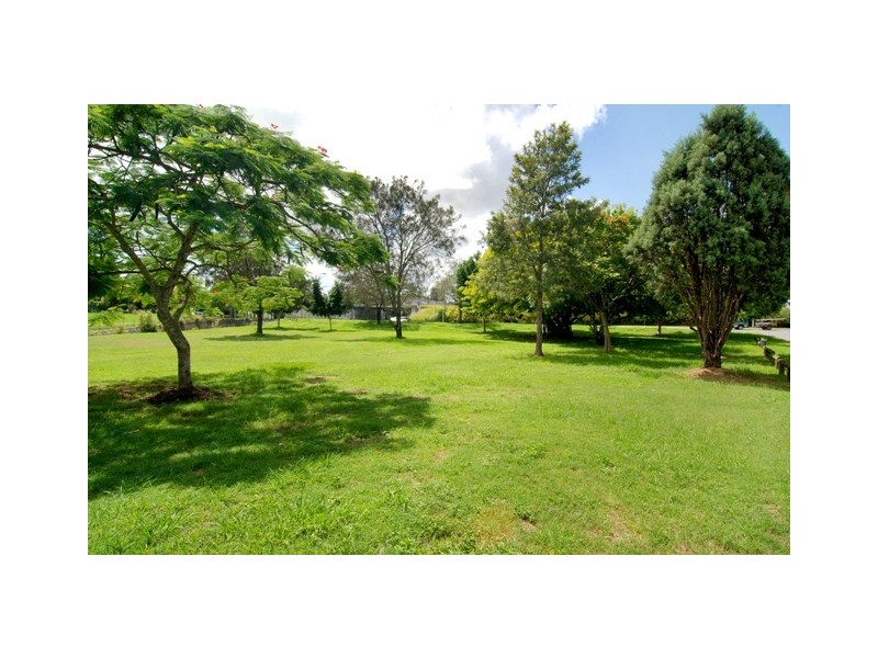 4 Hope Street, Norman Park QLD 4170