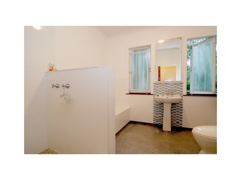 389 Chatsworth Road, Coorparoo QLD 4151