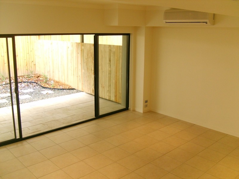 2/116 Juliette Street, Greenslopes QLD 4120