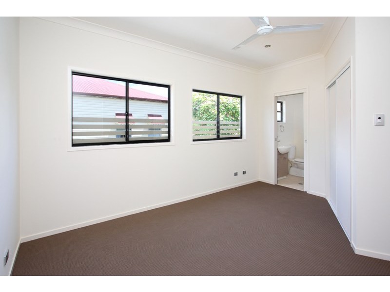 1/116 Juliette Street, Greenslopes QLD 4120