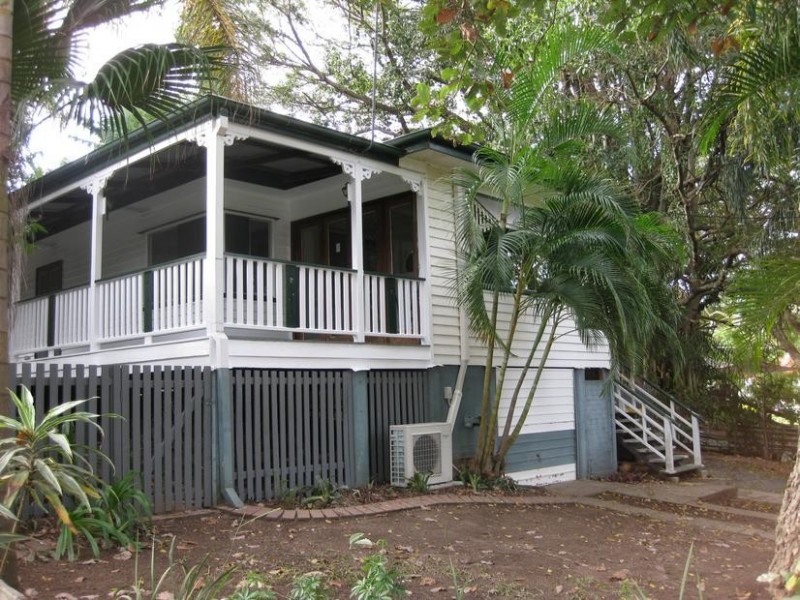 40 Logan Avenue, Oxley QLD 4075