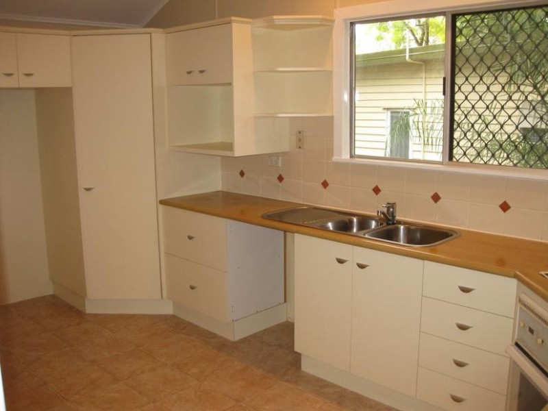 40 Logan Avenue, Oxley QLD 4075