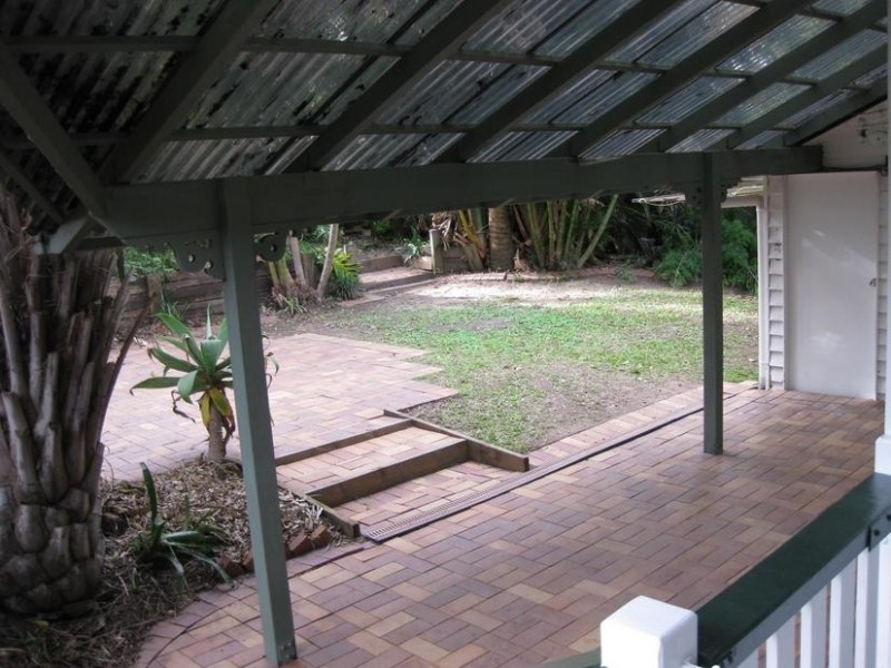 40 Logan Avenue, Oxley QLD 4075