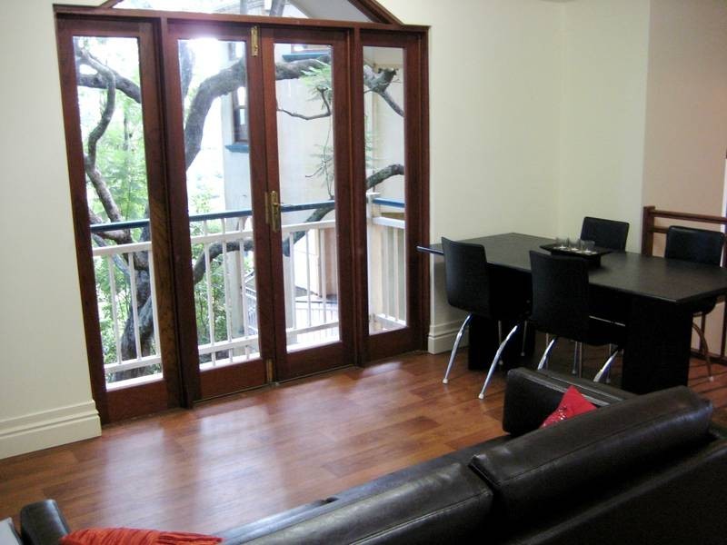 50 Dauphin Terrace, Highgate Hill QLD 4101