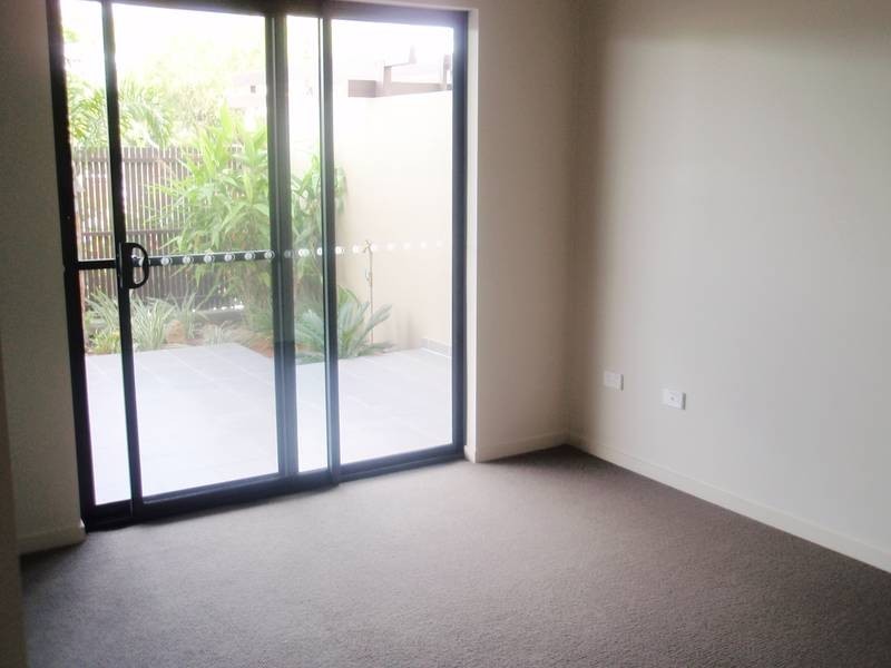 2/57 Erneton Street, Newmarket QLD 4051