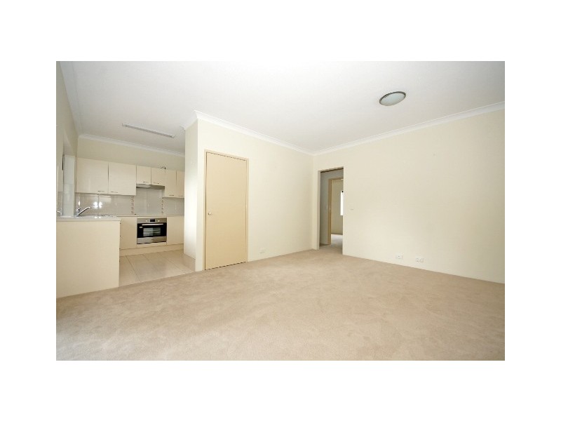 8/15 Whitmore Street, Taringa QLD 4068