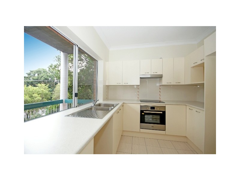 8/15 Whitmore Street, Taringa QLD 4068