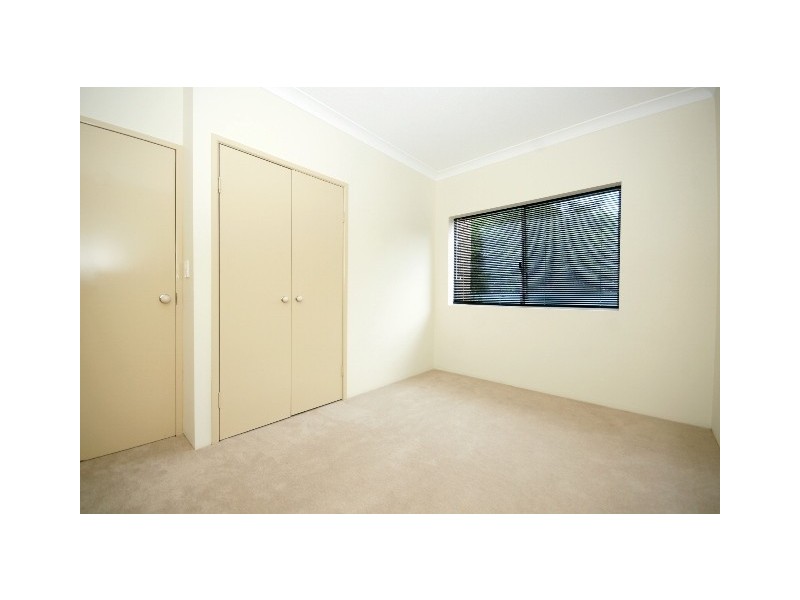 8/15 Whitmore Street, Taringa QLD 4068