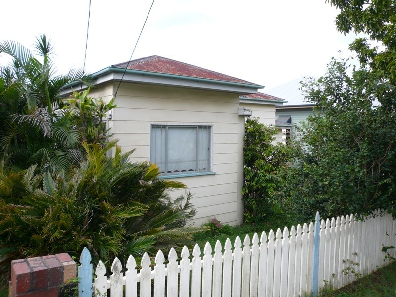 12 Torrens Street, Annerley QLD 4103