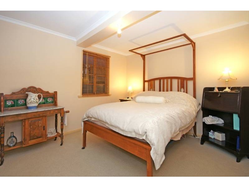 16 Henry Street, Greenslopes QLD 4120