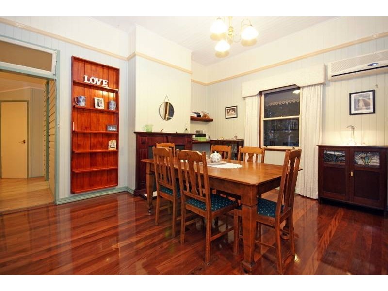 16 Henry Street, Greenslopes QLD 4120
