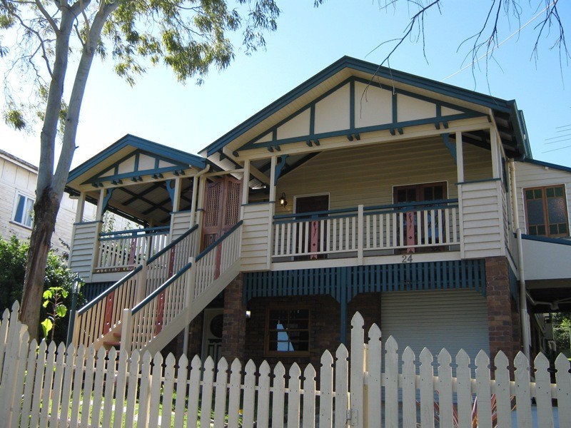 24 Combles Road, Camp Hill QLD 4152