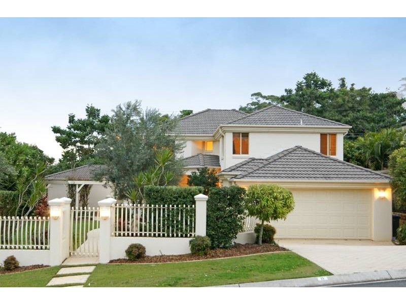 8 Kilburn Close, Carindale QLD 4152