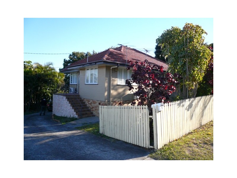 2 School Rd, Yeronga QLD 4104