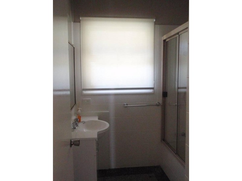 2 School Rd, Yeronga QLD 4104