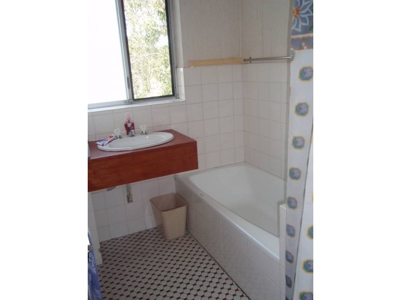 8 Cook St, Yeronga QLD 4104