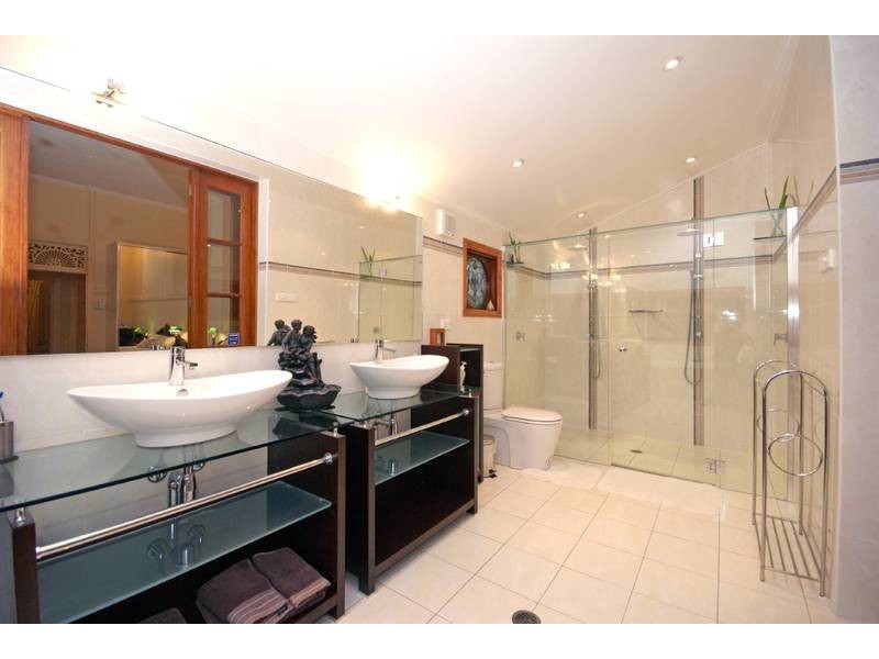 28 Ashton Street, Camp Hill QLD 4152