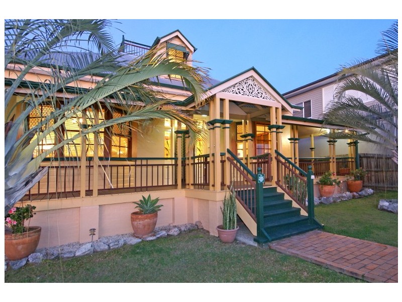 28 Ashton Street, Camp Hill QLD 4152