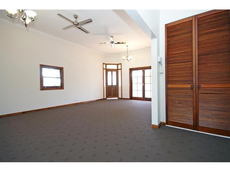 61 Deshon Street, Woolloongabba QLD 4102