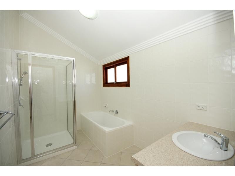 61 Deshon Street, Woolloongabba QLD 4102