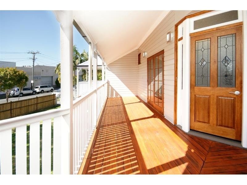 61 Deshon Street, Woolloongabba QLD 4102