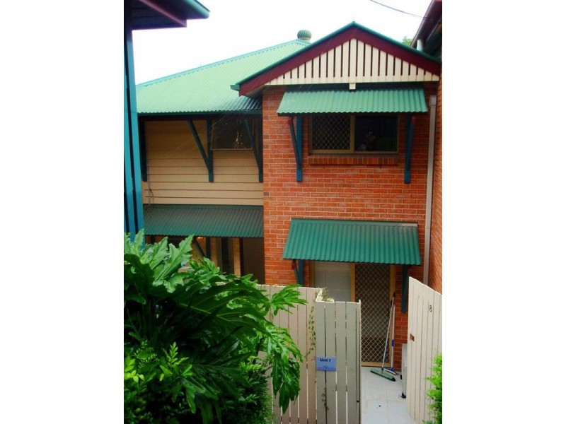 10 Beaconsfield St, Highgate Hill QLD 4101