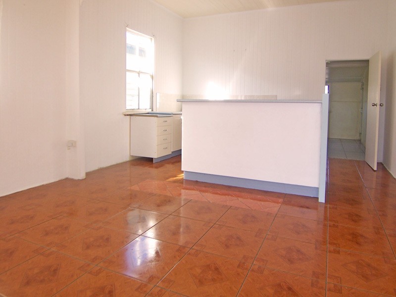 . Old Cleveland Rd, Greenslopes QLD 4120