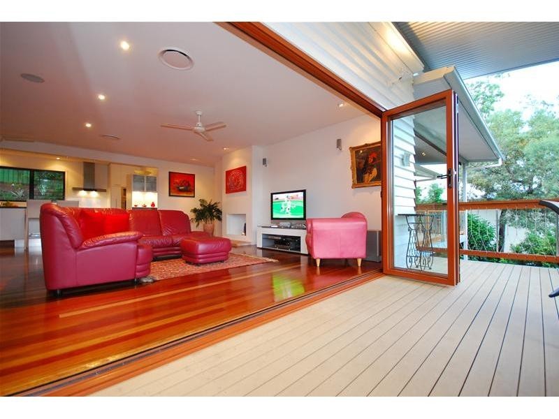 1 Indooroopilly Street, Dutton Park QLD 4102