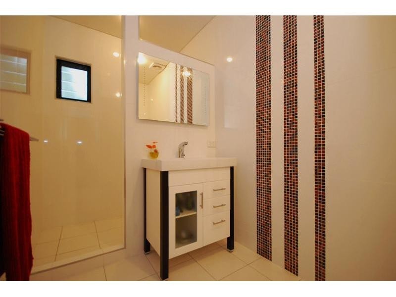 1 Indooroopilly Street, Dutton Park QLD 4102