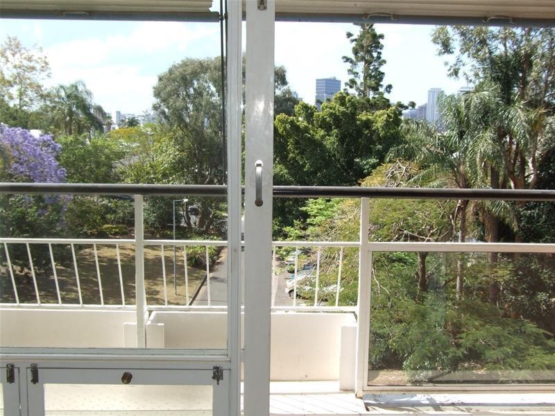 3J/182 Dornoch Terrace, Highgate Hill QLD 4101