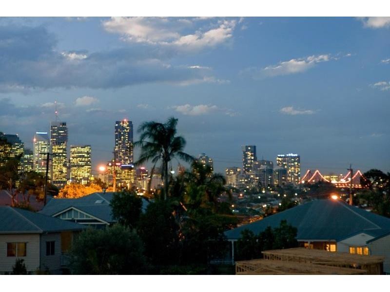 37 Barradine Street, Greenslopes QLD 4120