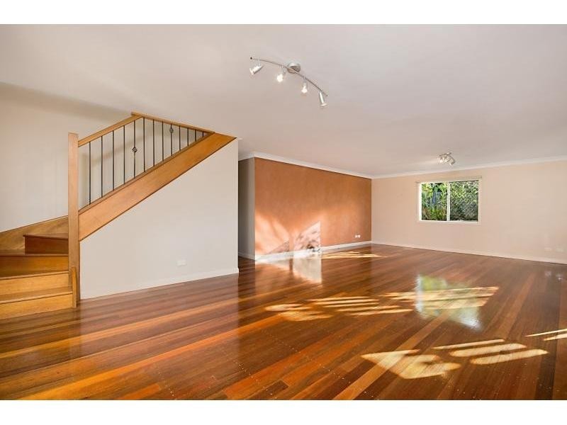 37 Barradine Street, Greenslopes QLD 4120