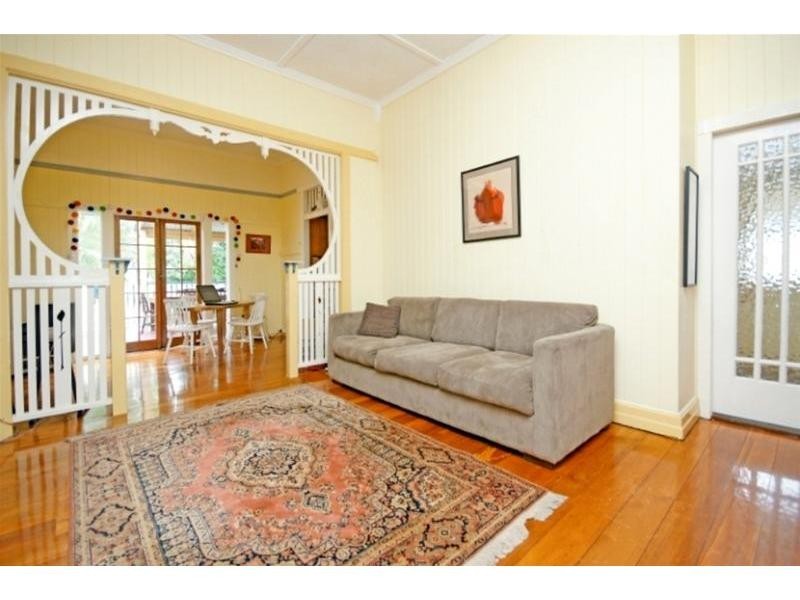 18 Leslie Street, Bardon QLD 4065