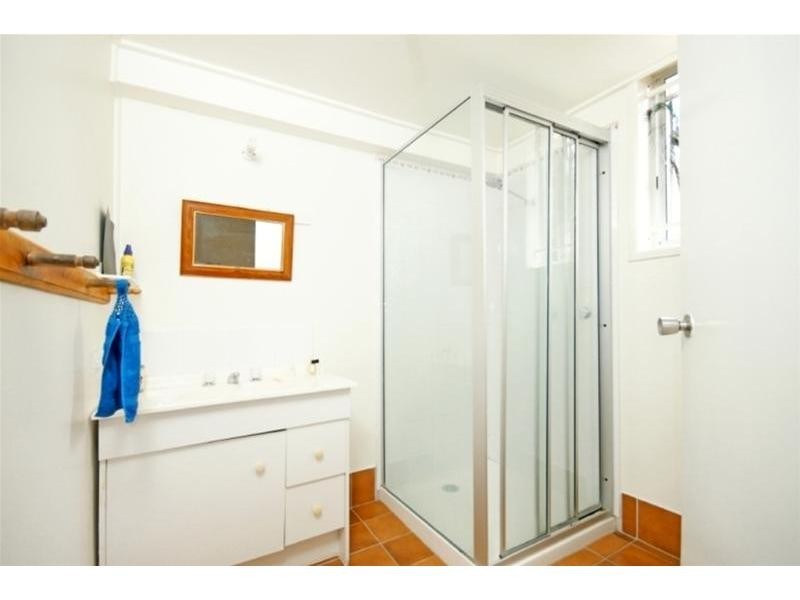 18 Leslie Street, Bardon QLD 4065