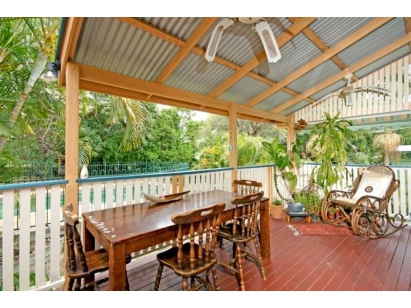 18 Leslie Street, Bardon QLD 4065