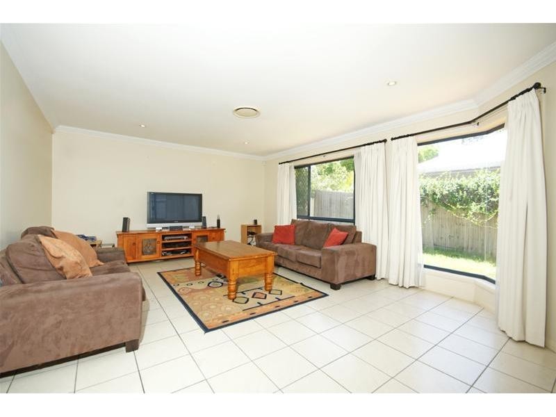 36 Hannam Crescent, Forest Lake QLD 4078