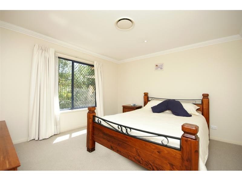 36 Hannam Crescent, Forest Lake QLD 4078