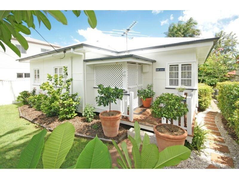 39 Livingstone Street, Yeerongpilly QLD 4105