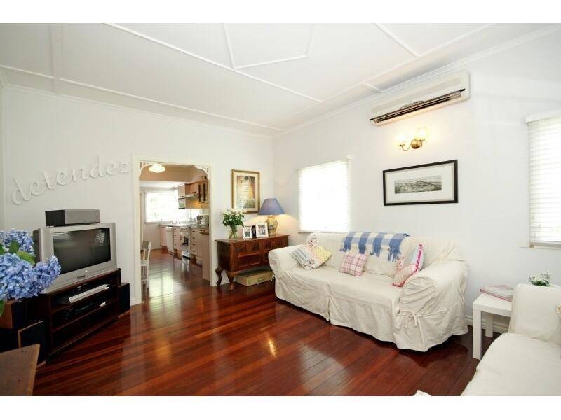 39 Livingstone Street, Yeerongpilly QLD 4105